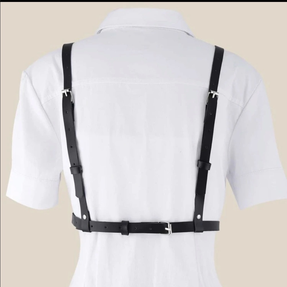 PU Leather Harness Belt w/ Hole Punch Tool - Picture 3 of 6